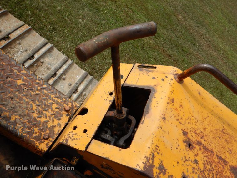 image for item IR9028 1979 John Deere JD450-C  dozer