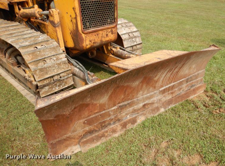 image for item IR9028 1979 John Deere JD450-C  dozer