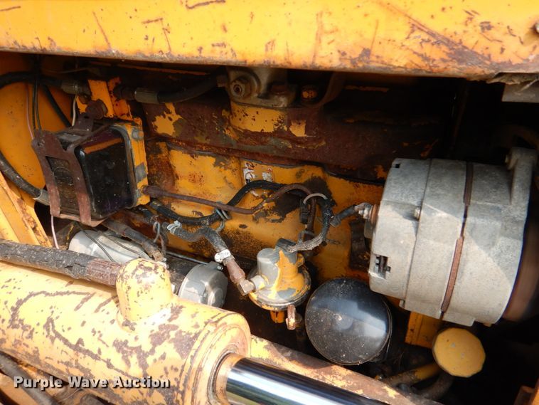 image for item IR9028 1979 John Deere JD450-C  dozer