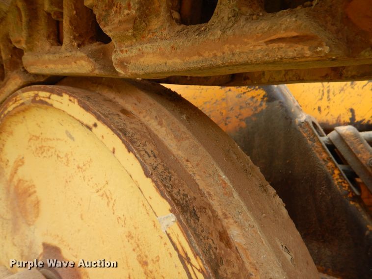 image for item IR9028 1979 John Deere JD450-C  dozer