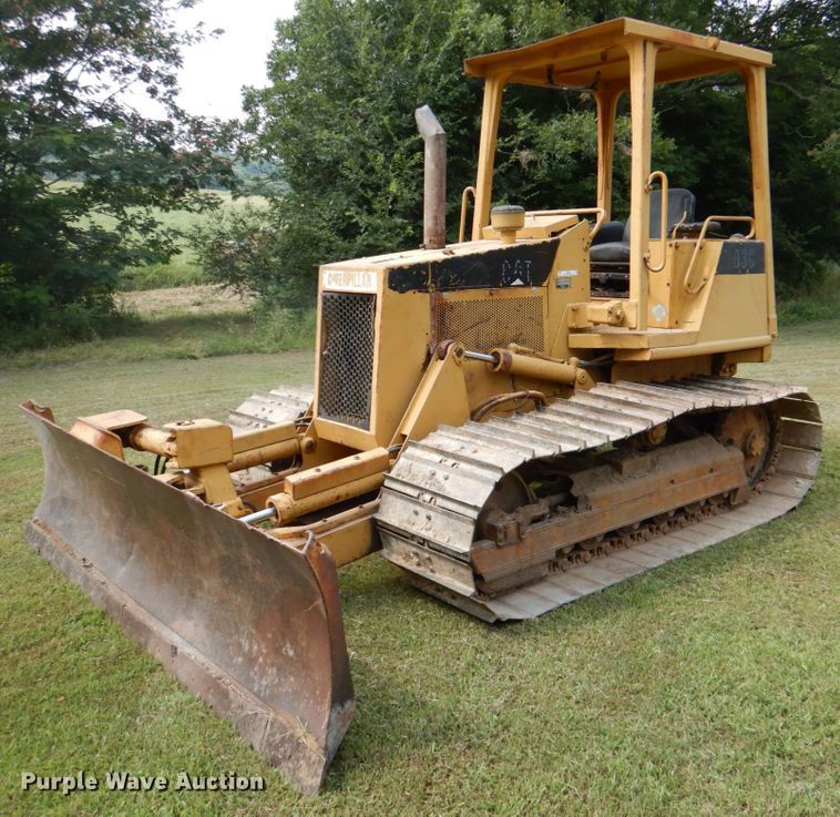 image for item IR9030 1993 Caterpillar D3C  dozer