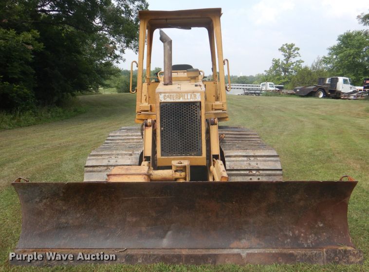 image for item IR9030 1993 Caterpillar D3C  dozer