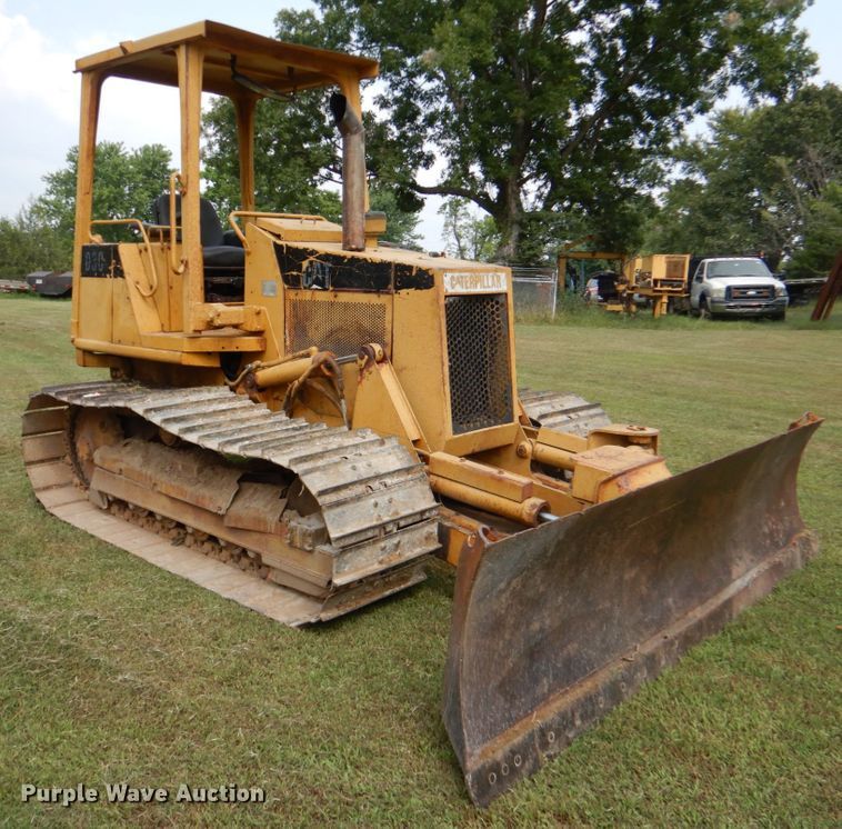 image for item IR9030 1993 Caterpillar D3C  dozer