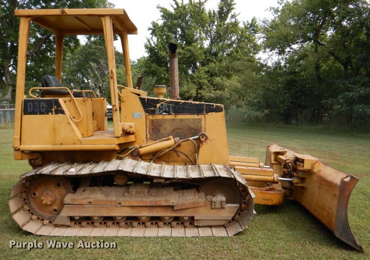 image for item IR9030 1993 Caterpillar D3C  dozer