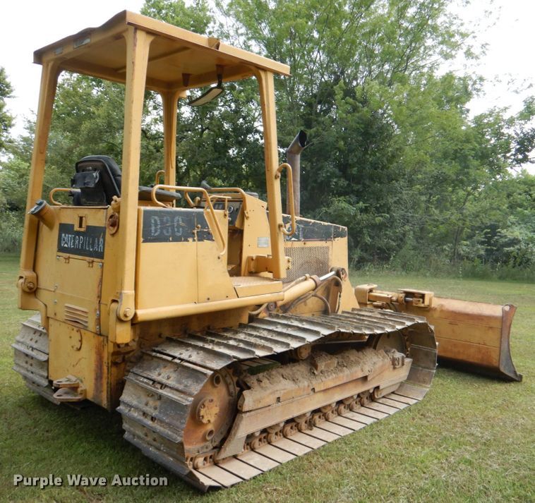 image for item IR9030 1993 Caterpillar D3C  dozer