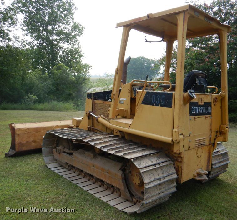 image for item IR9030 1993 Caterpillar D3C  dozer