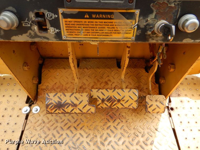 image for item IR9030 1993 Caterpillar D3C  dozer