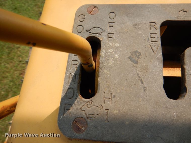 image for item IR9030 1993 Caterpillar D3C  dozer