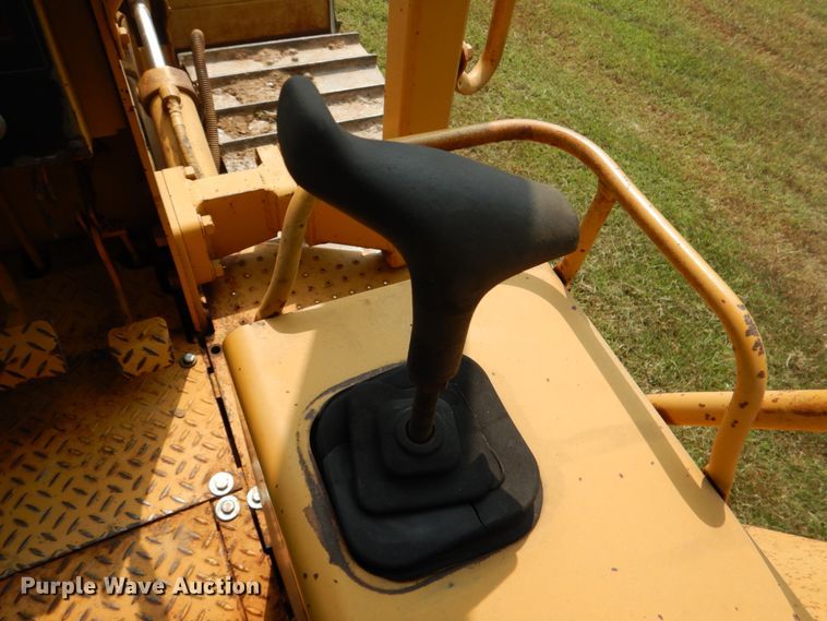 image for item IR9030 1993 Caterpillar D3C  dozer