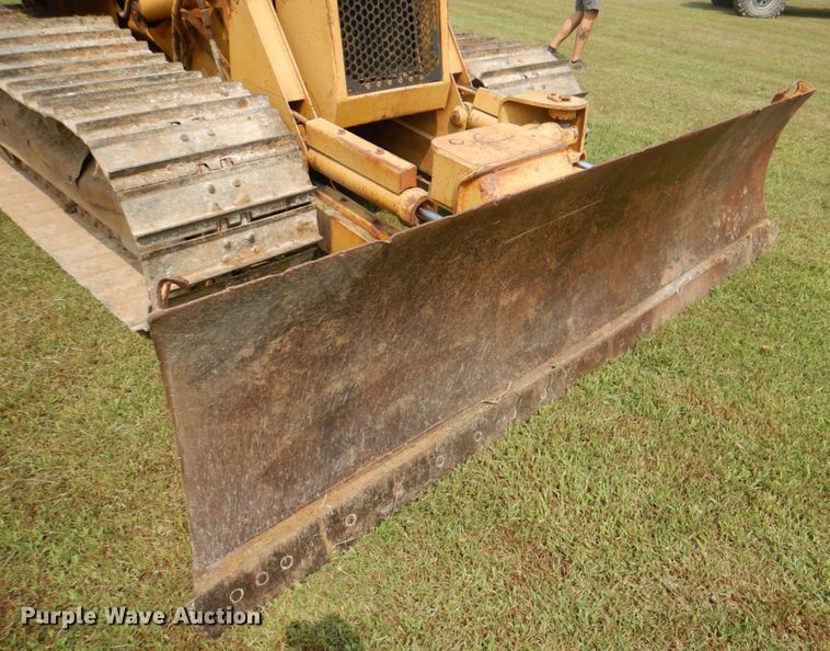 image for item IR9030 1993 Caterpillar D3C  dozer