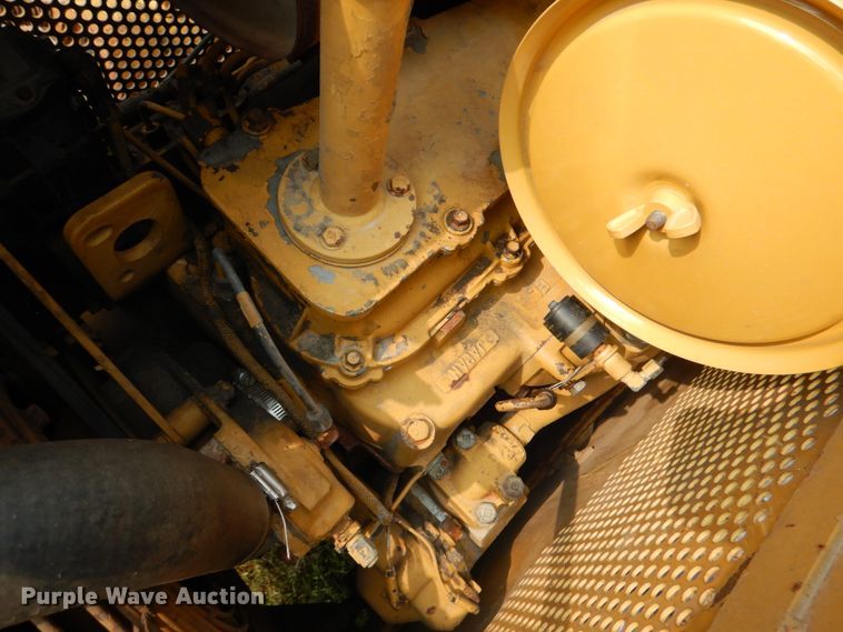 image for item IR9030 1993 Caterpillar D3C  dozer