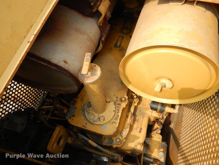 image for item IR9030 1993 Caterpillar D3C  dozer