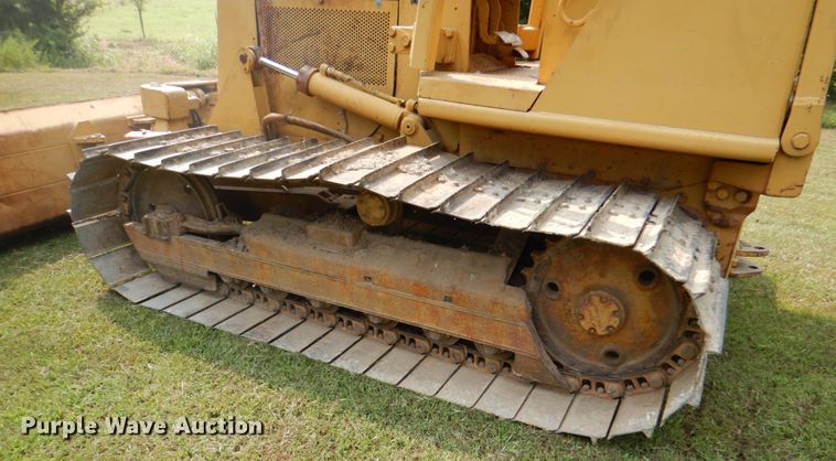 image for item IR9030 1993 Caterpillar D3C  dozer