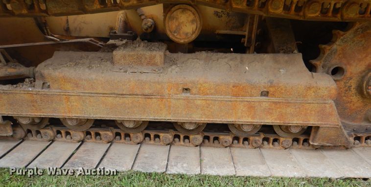 image for item IR9030 1993 Caterpillar D3C  dozer