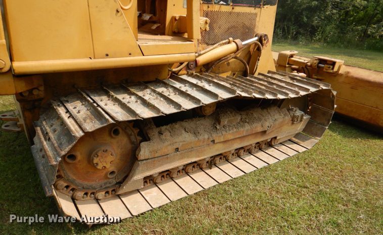 image for item IR9030 1993 Caterpillar D3C  dozer