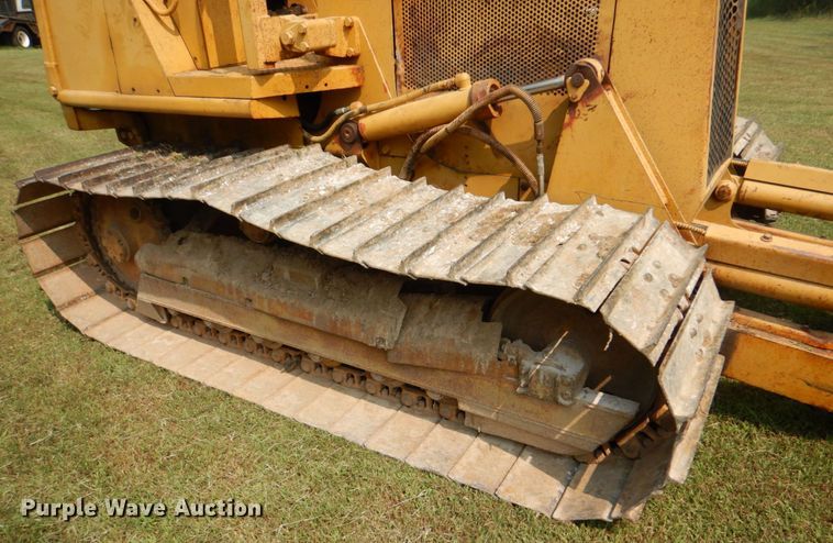 image for item IR9030 1993 Caterpillar D3C  dozer