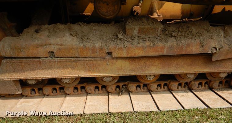 image for item IR9030 1993 Caterpillar D3C  dozer