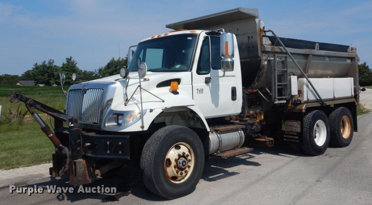 image for item JI9518 2006 International WorkStar 7400  spreader truck