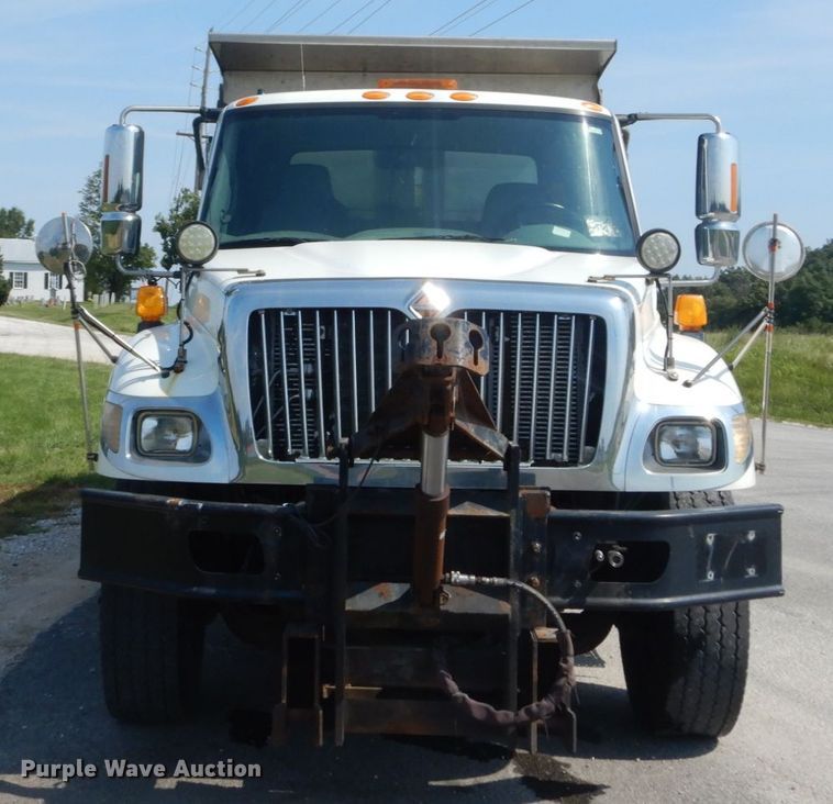 image for item JI9518 2006 International WorkStar 7400  spreader truck