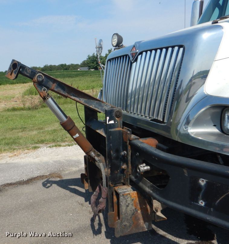 image for item JI9518 2006 International WorkStar 7400  spreader truck