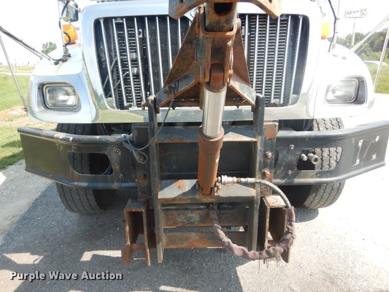 image for item JI9518 2006 International WorkStar 7400  spreader truck