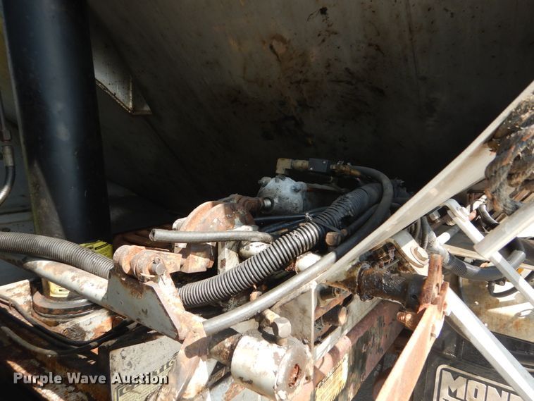 image for item JI9518 2006 International WorkStar 7400  spreader truck