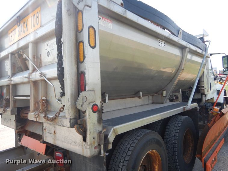 image for item JI9518 2006 International WorkStar 7400  spreader truck