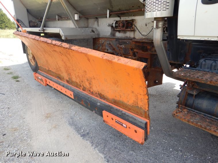 image for item JI9518 2006 International WorkStar 7400  spreader truck