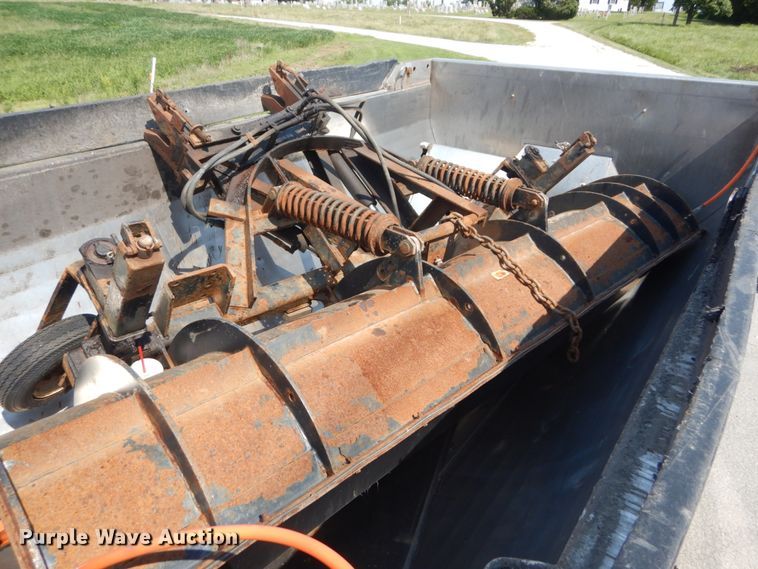 image for item JI9518 2006 International WorkStar 7400  spreader truck