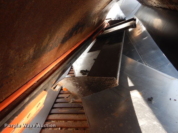 image for item JI9518 2006 International WorkStar 7400  spreader truck