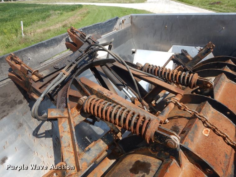 image for item JI9518 2006 International WorkStar 7400  spreader truck