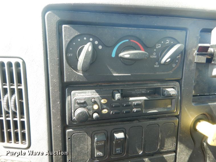 image for item JI9518 2006 International WorkStar 7400  spreader truck