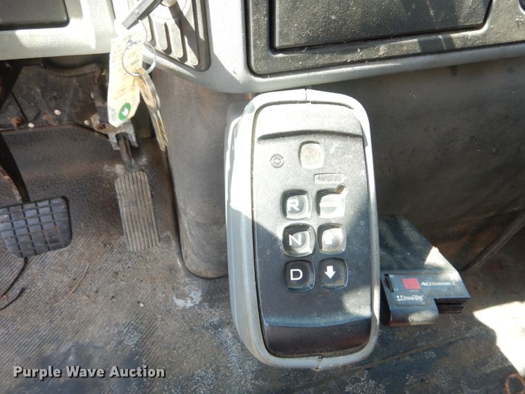 image for item JI9518 2006 International WorkStar 7400  spreader truck