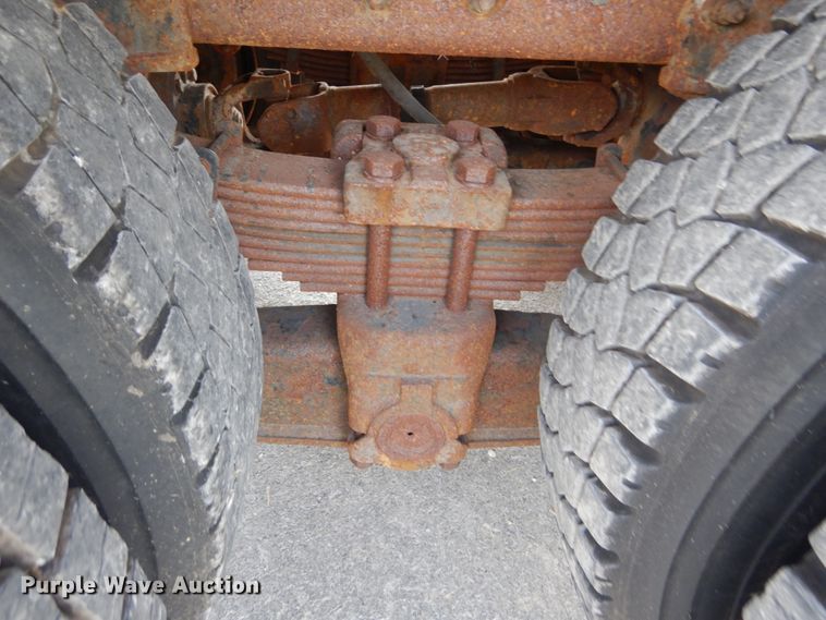 image for item JI9518 2006 International WorkStar 7400  spreader truck