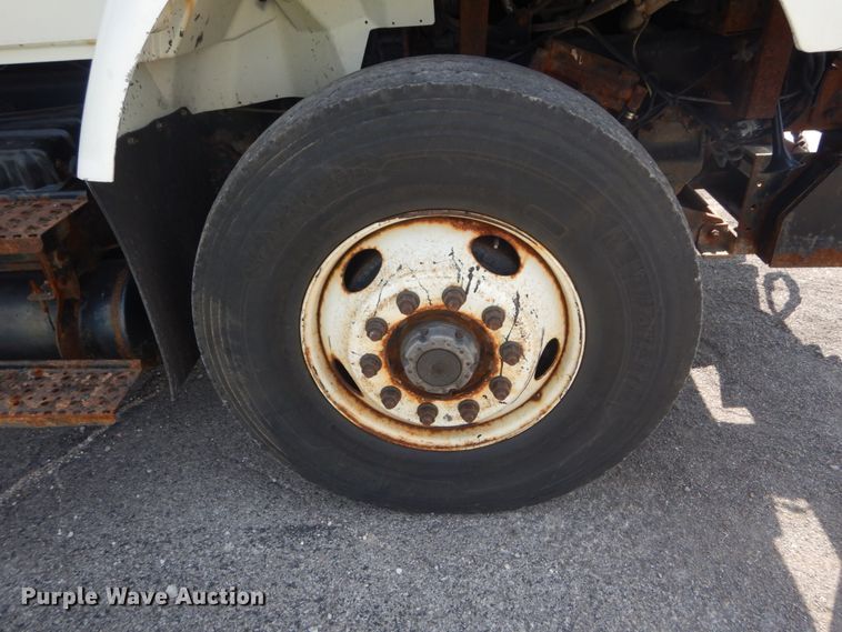 image for item JI9518 2006 International WorkStar 7400  spreader truck