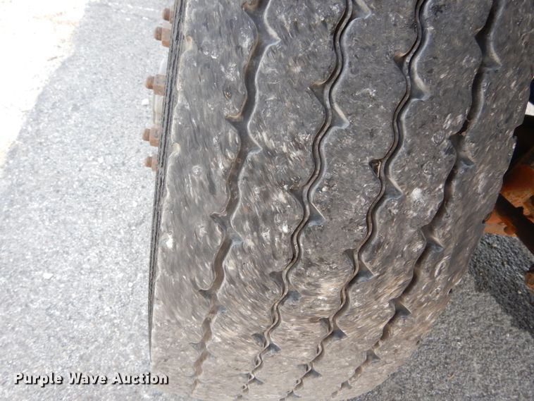 image for item JI9518 2006 International WorkStar 7400  spreader truck