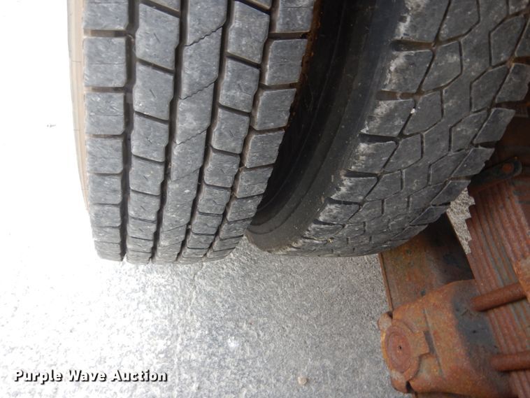 image for item JI9518 2006 International WorkStar 7400  spreader truck