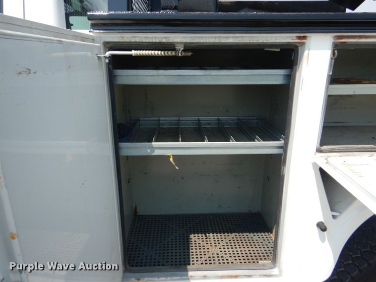 image for item JI9525 2008 Ford F550 Super Duty XL  SuperCab bucket truck