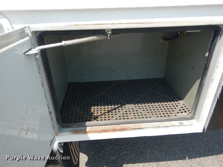 image for item JI9525 2008 Ford F550 Super Duty XL  SuperCab bucket truck