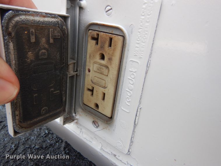 image for item JI9525 2008 Ford F550 Super Duty XL  SuperCab bucket truck