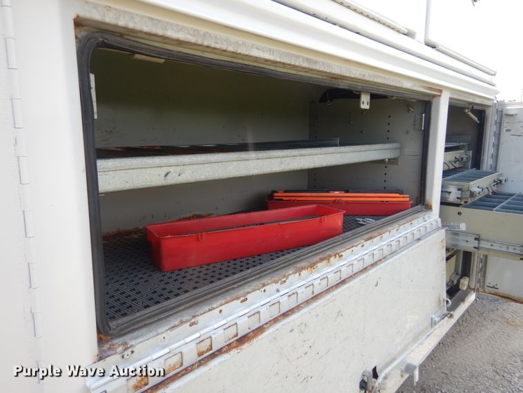 image for item JI9525 2008 Ford F550 Super Duty XL  SuperCab bucket truck