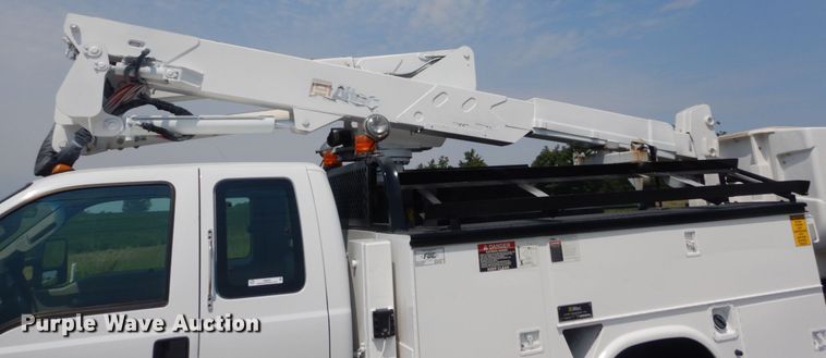 image for item JI9525 2008 Ford F550 Super Duty XL  SuperCab bucket truck