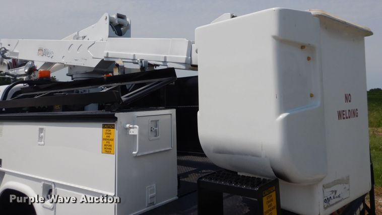 image for item JI9525 2008 Ford F550 Super Duty XL  SuperCab bucket truck