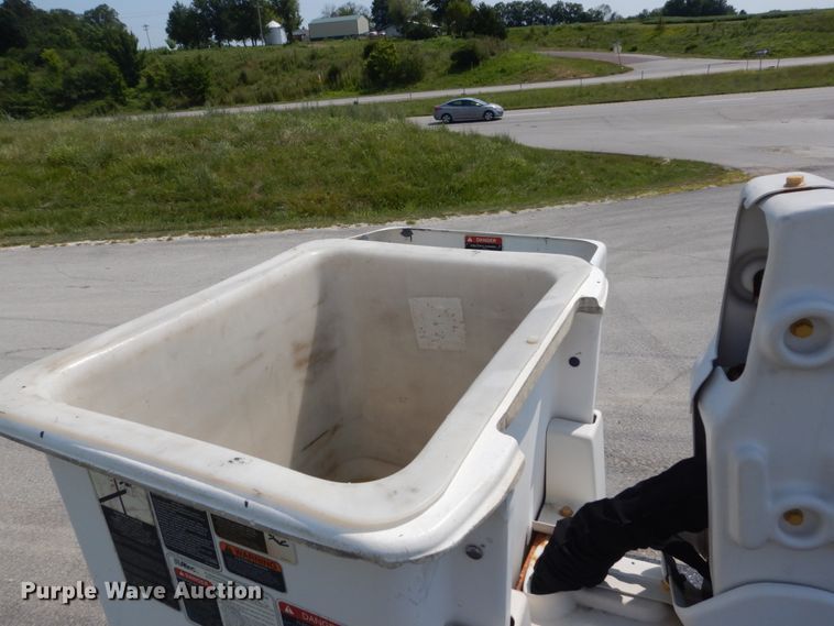 image for item JI9525 2008 Ford F550 Super Duty XL  SuperCab bucket truck