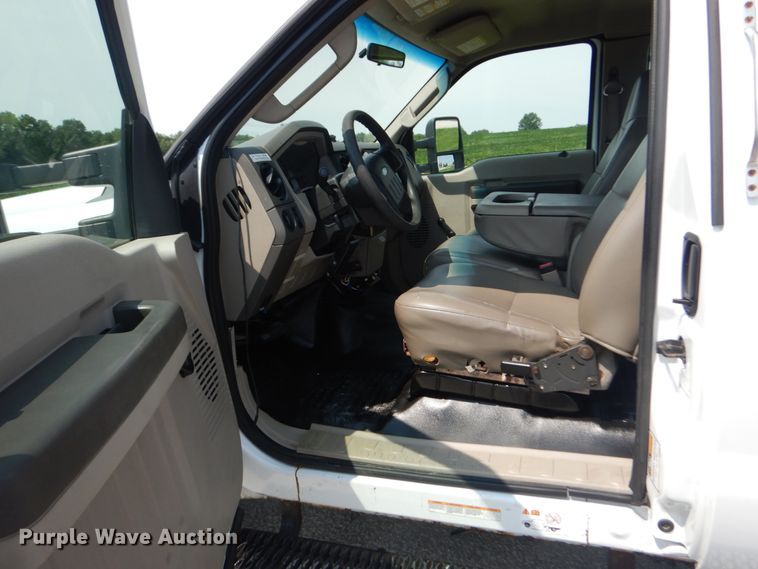 image for item JI9525 2008 Ford F550 Super Duty XL  SuperCab bucket truck