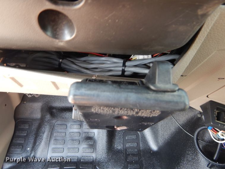 image for item JI9525 2008 Ford F550 Super Duty XL  SuperCab bucket truck