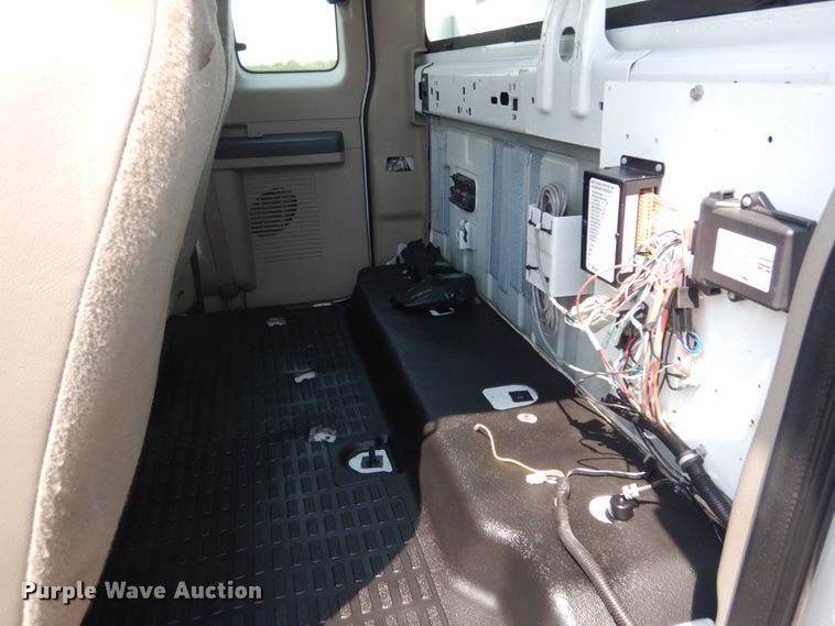 image for item JI9525 2008 Ford F550 Super Duty XL  SuperCab bucket truck