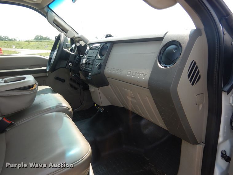 image for item JI9525 2008 Ford F550 Super Duty XL  SuperCab bucket truck