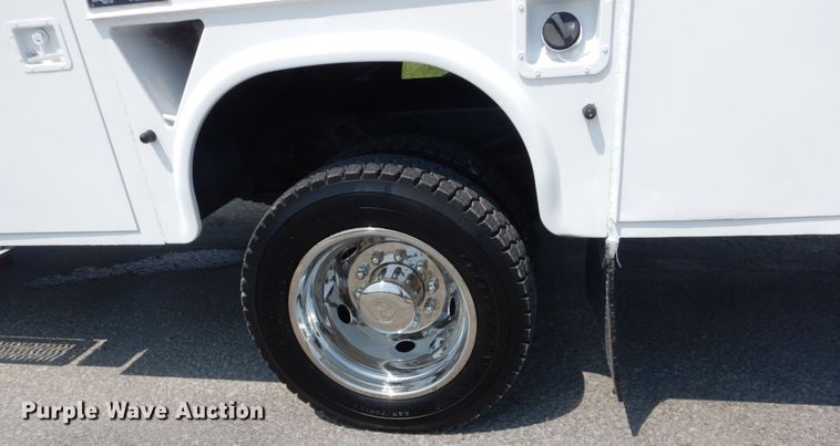 image for item JI9525 2008 Ford F550 Super Duty XL  SuperCab bucket truck