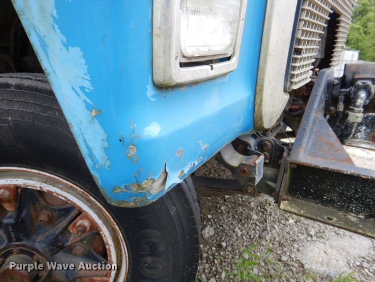 image for item JY9959 1996 Ford L8000  refuse truck